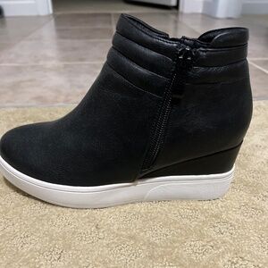 Black ankle booties